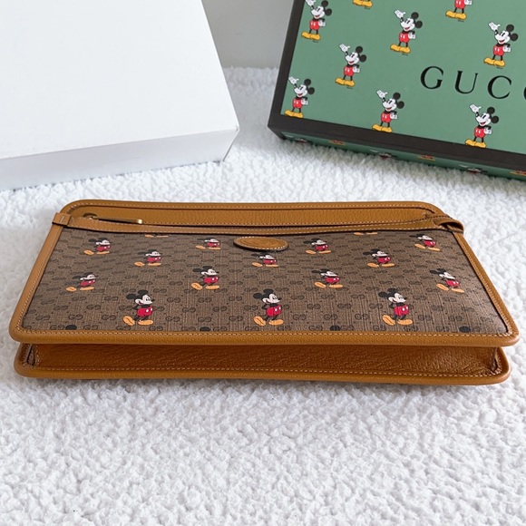 Authentic Gucci X Disney Clutch Pouch Mickey Mouse Mini GG Supreme Canvas - Picture 11 of 16